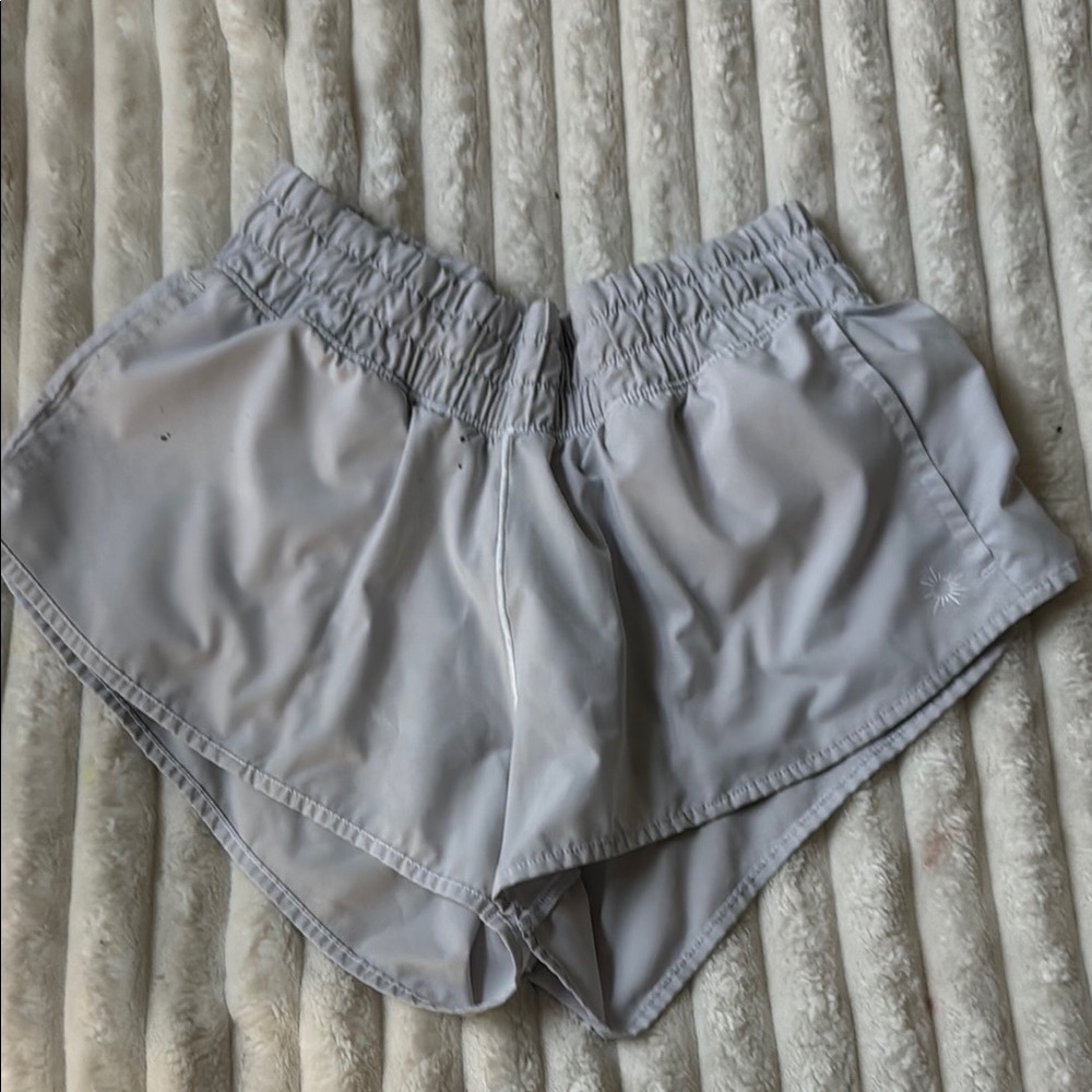 White aerie shorts size Xs